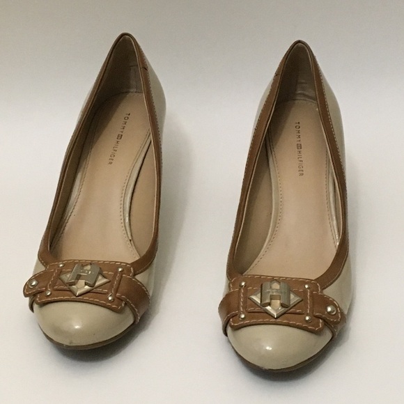 Tommy Hilfiger Shoes - Tommy Hilfiger Twkaira Heels Logo Patent Leather Pumps Nude Monogram Buckle 8M